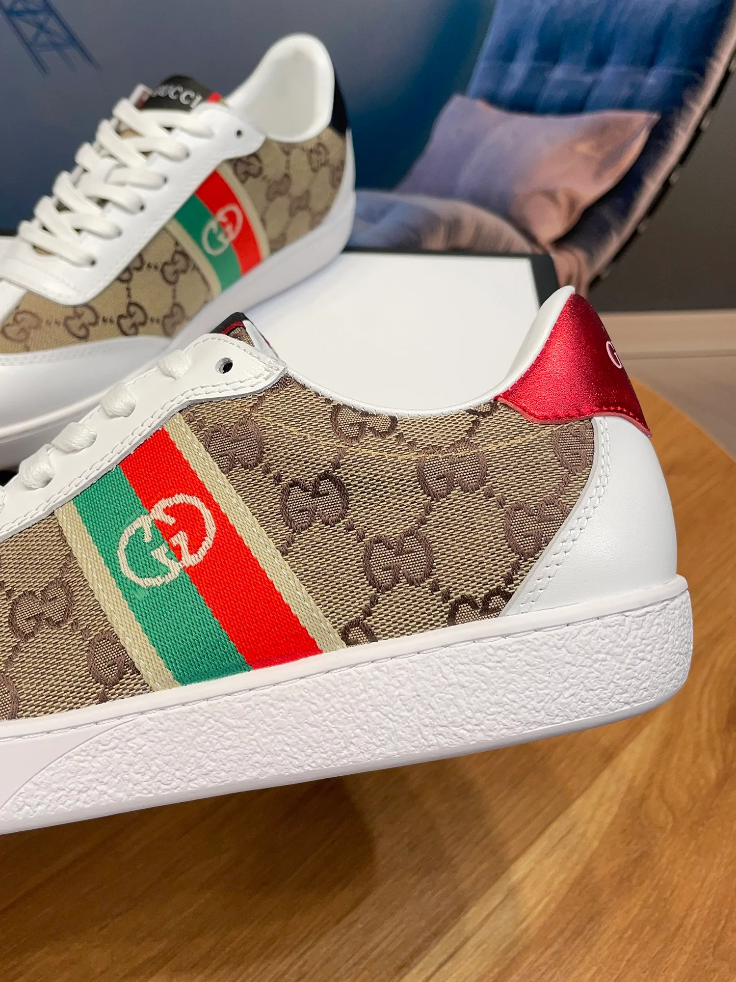 Factory price: 400💰New model is here again! [Gucci Sports Men's Shoes] Gucci fashionable casual men's shoes🇨🇳Original 1:1 mold opening, new model debuts first💯Not high-profile but avant-garde, simple, low-key and fashionable, super versatile style🌿Made with original cowhide leather and cloth➕Sheepskin lining🎋The version is comfortable on the feet, first-class workmanship🍍Size 38-44, (customized 45)👉